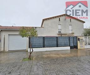 Maison jumelée à Miajadas. Unifamiliar  en miajadas  , cerca de zona deportivas, espaciosas