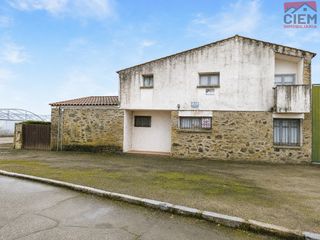Casa  Calle iquitos 7. Casa de colonizacion en pizarro (cáceres) buen precio