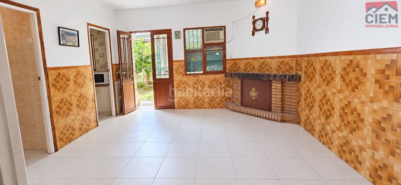Foto 3d851656-0ffe-4707-8663-f2780b94cc62. Casa amb xemeneia a Almoharín