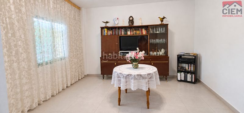 Foto c9136194-57c4-46d9-937c-6141bfff614c. Casa amb xemeneia a Almoharín