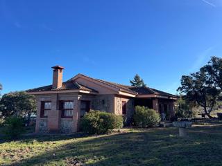 Xalet en La agujera. Chalet en venta en valdemorillo, 3 dormitorios.