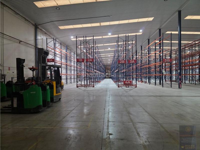 Foto 3b06fe1c-3f14-4cf8-be3e-f15b8bb99b55. Rent industrial building in de las retamaas in Casarrubios del Monte