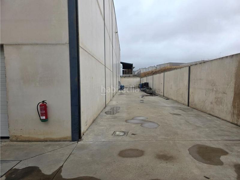 Foto 4aef62d9-1342-4d39-a8f8-63e22b37f4d6. Rent industrial building in de las retamaas in Casarrubios del Monte