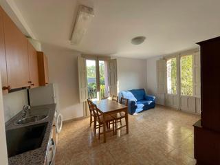 Location Appartement  Calle del parque. Céntrico y luminoso piso amueblado con vistas al parque