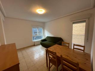 Rent Flat in Plaza cervantes 7. Céntrico piso amueblado junto al parque de huesca