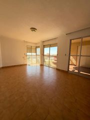 Etagenwohnung in Alameda de Cervantes 10
