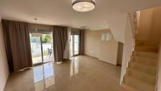 Zweistöckige Wohnung  Partida pai sector torrelasal