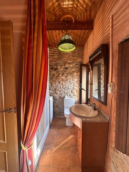 Foto d8a45360-3e4a-4f74-b30b-344996737bea. Casa adossada a Benlloc