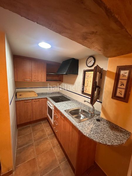 Foto ed4fc0f2-a2b9-4853-b350-7ed7e2ce563d. Casa adossada a Benlloc