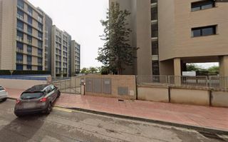 Parking coche en Parque Sensal