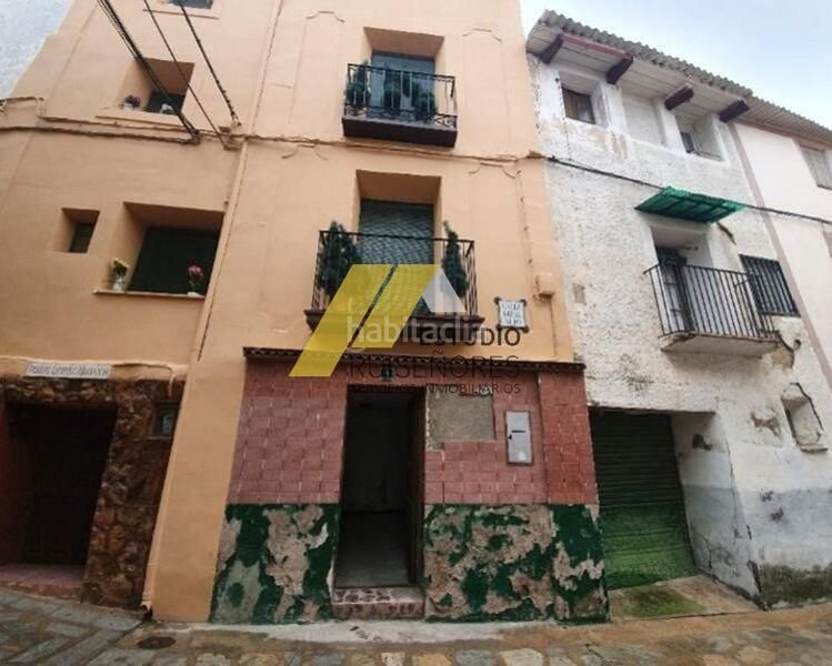 Foto 197513b4-4d33-4edc-8ec9-a3752e6115d9. Chalet en calle arial alto 1 en Ateca