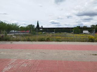 Terreno residencial en Calle casta �lvarez 3