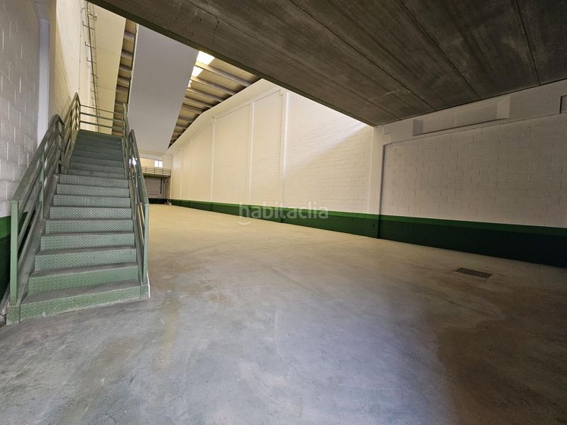 Foto a411ce2f-d469-46c2-8257-cbdadfcee79c. Location bâtiment à usage industriel dans calle calle borderea 51 dans Zaragoza