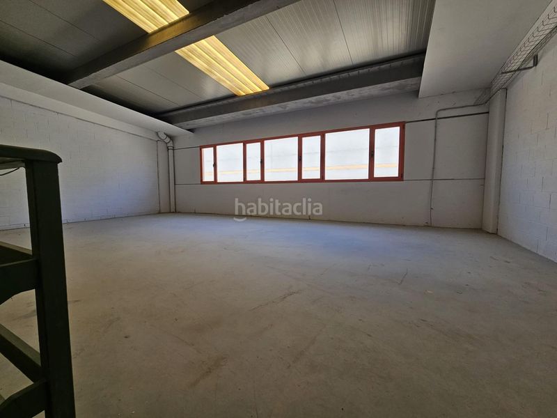Foto a96603f1-0f62-47fd-9cf8-5af0385dad37. Location bâtiment à usage industriel dans calle calle borderea 51 dans Zaragoza