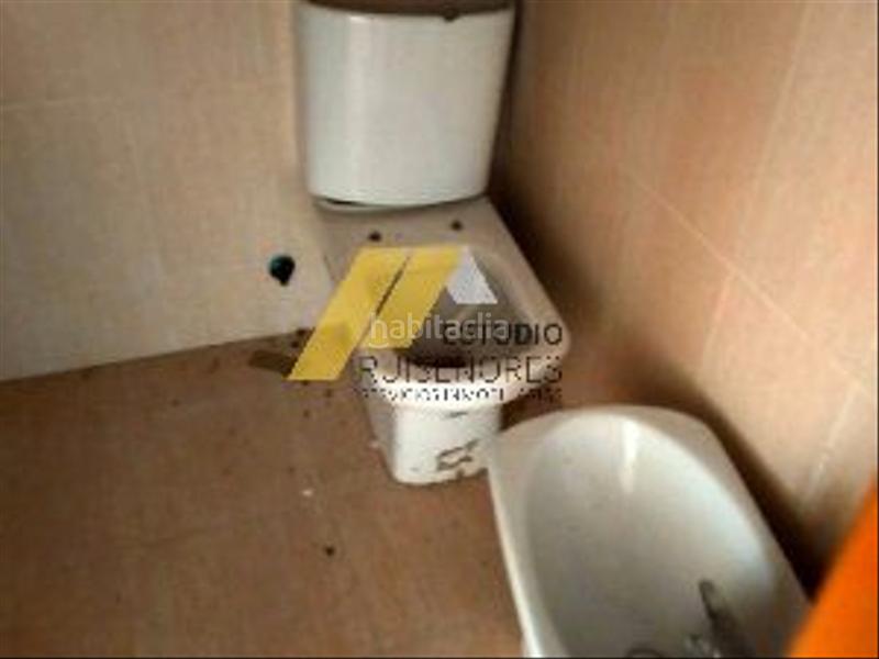 Foto eeed0650-f1a9-4335-9afc-766591f544ee. Edifici a Cadrete