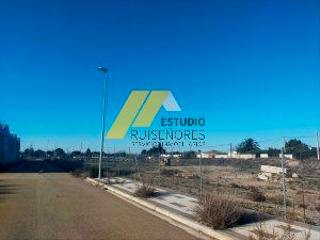 Terreny residencial a Avenida de viñales 8. Suelo urbano en pinseque