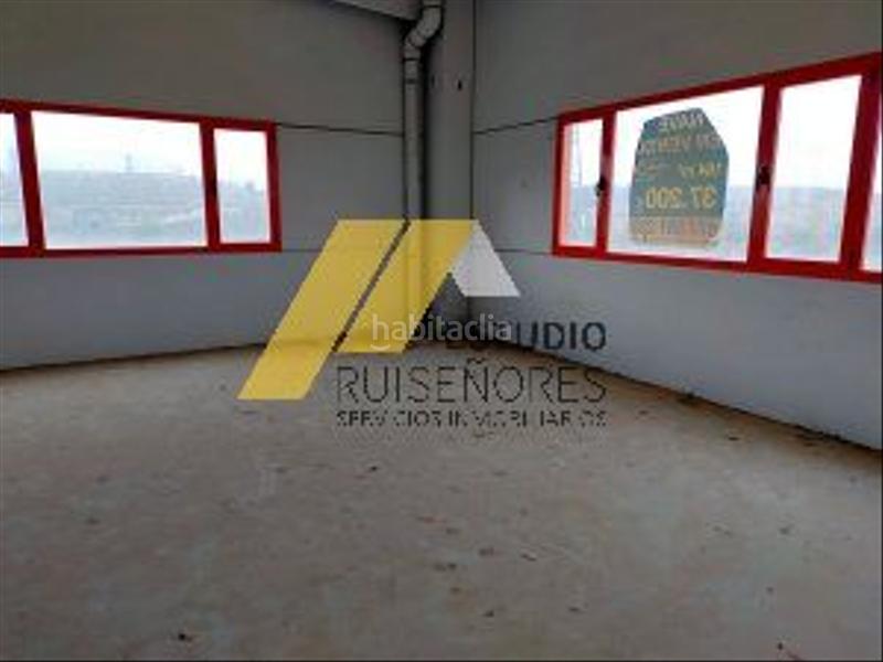 Foto eb0871f2-ae25-4b86-a3da-687e4105b799. Capannone industriale in calle borderea 12 in Cartuja Baja Zaragoza