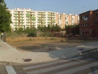 Terreno residencial en Calle de san alberto magno 1. Solar en miralbueno