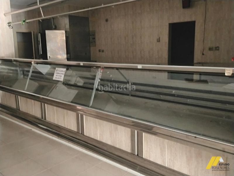 Foto c0f63326-d883-4bfb-af74-0fe783f184f9. Lloguer local comercial a calle de santander 32 a Zaragoza