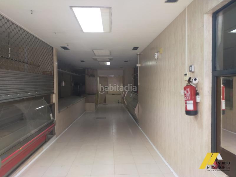 Foto 7b57ace1-ab5b-4cbd-b8ee-3bd46f581570. Location local commercial dans calle de santander 32 dans Zaragoza