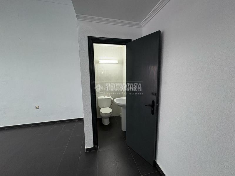 Foto 62c1056f-2d9e-4fe1-bac5-7f44639f7d93. Location local commercial dans Barbate Barbate