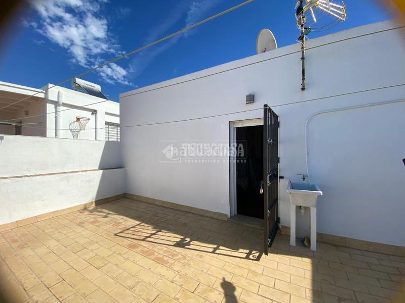 Foto 06d40c87-07d3-4a53-8a6f-b44dc642fd78. Casa pareada casa en venta en Barbate Barbate