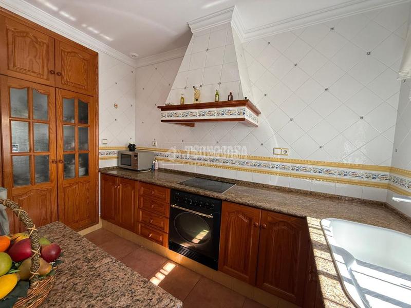 Foto 3cb2fece-f50d-4c2f-a885-122a9783a09d. Casa pareada casa en venta en Barbate Barbate