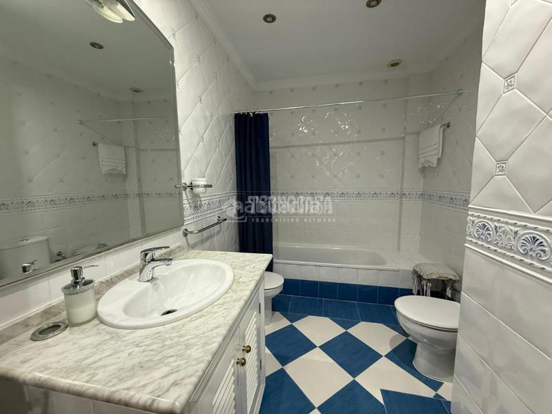Foto e3b400e0-679c-4ab4-bbd4-4489d7c8c5ea. Casa pareada casa en venta en Barbate Barbate