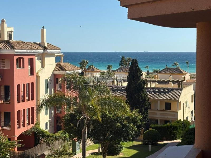 Foto eb5779aa-5d1e-4fd4-a89b-2aaed9c1defa. Attico con piscina in Atlanterra Zahara de los Atunes