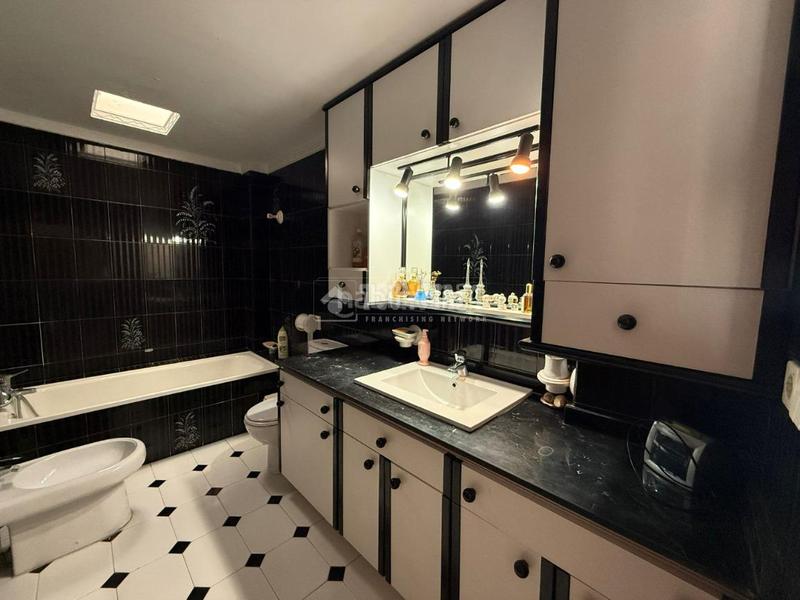 Foto 4d758bc4-49ee-46b9-b75a-fa94f89e1b81. Piso  en venta en Barbate Barbate