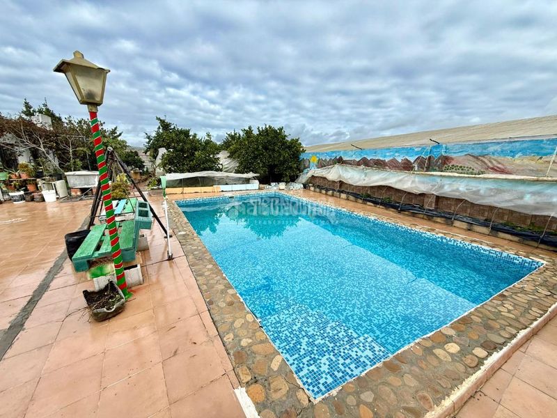 Foto 061d8603-c87f-485f-83eb-a7857e46d9b1. Masia amb aparcament piscina a Barbate Barbate