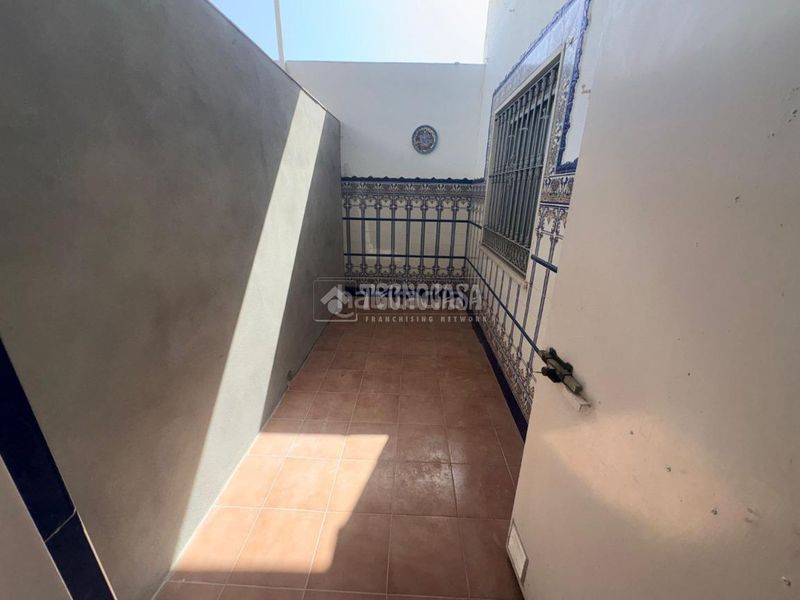 Foto 3257766f-c0e9-452e-ac8f-cea7f129f61d. Piso  en venta en Barbate Barbate