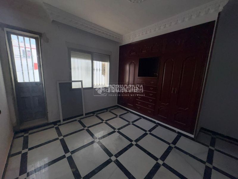 Foto be33649c-1a81-491d-a2c6-cdf5ac4a53c2. Piso  en venta en Barbate Barbate