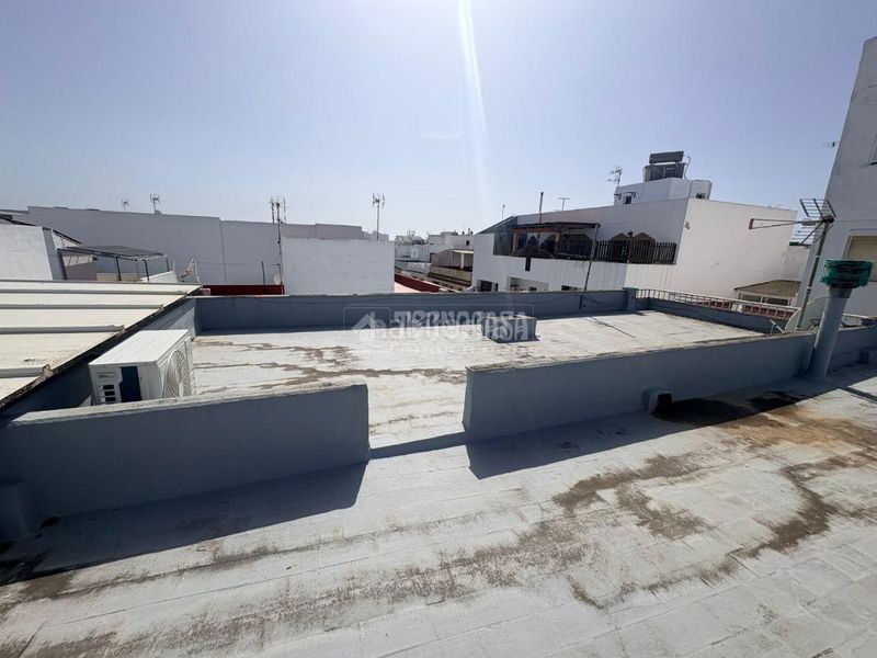 Foto cf6e0ffc-1c08-401d-ac7e-5184b9829fc4. Piso  en venta en Barbate Barbate