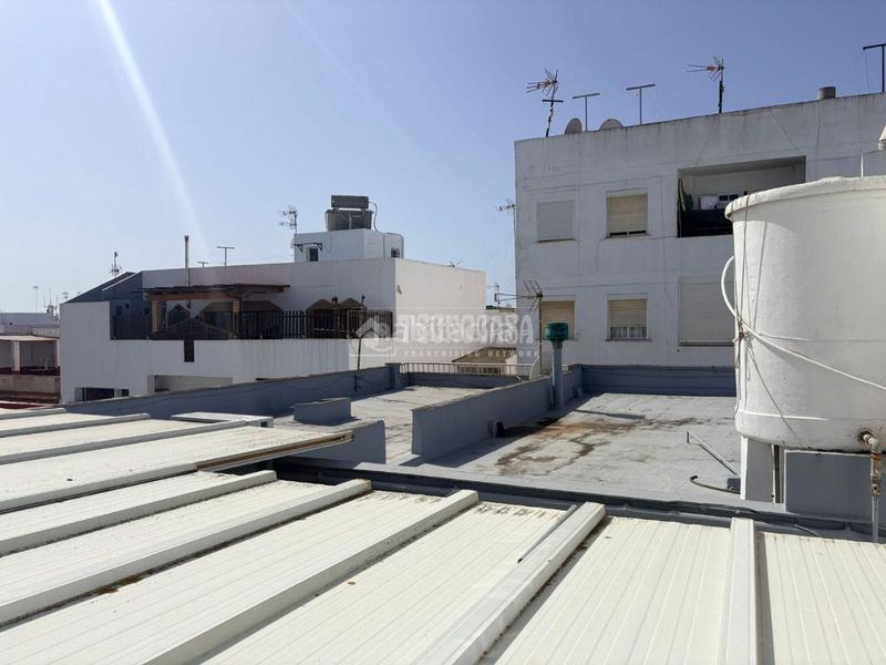 Foto d1172352-58ac-43ad-a1be-482597b9e857. Piso  en venta en Barbate Barbate