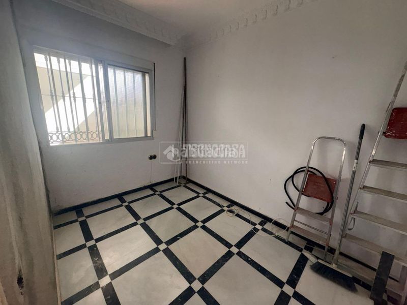 Foto e3edac5b-6752-4ada-8f1e-e3f64674c05b. Piso  en venta en Barbate Barbate