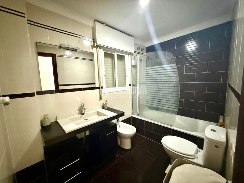 Foto cc7dc50e-8531-4a03-8f54-ee58bc3e18df. Piso  en venta en Barbate Barbate