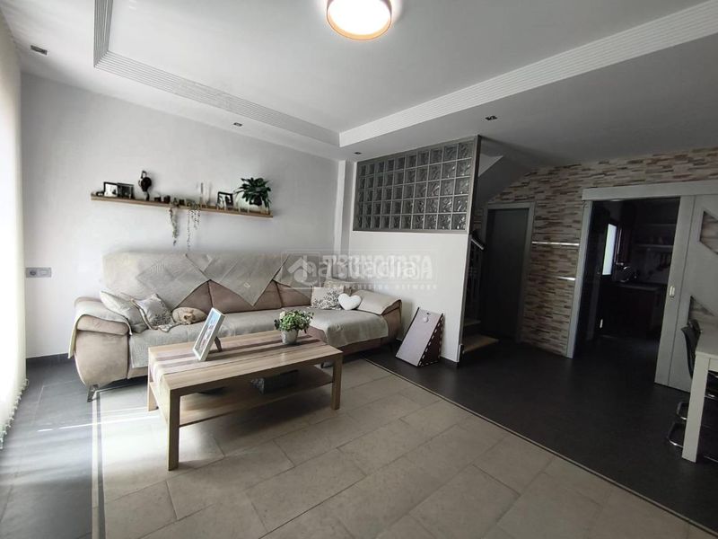Foto a9d75b01-3155-4f33-b08a-0f03d33dd050. Casa aparellada a Barbate Barbate