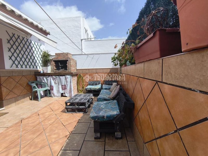 Foto f7f1d552-44fa-433d-9970-06186c392bdc. Casa aparellada a Barbate Barbate