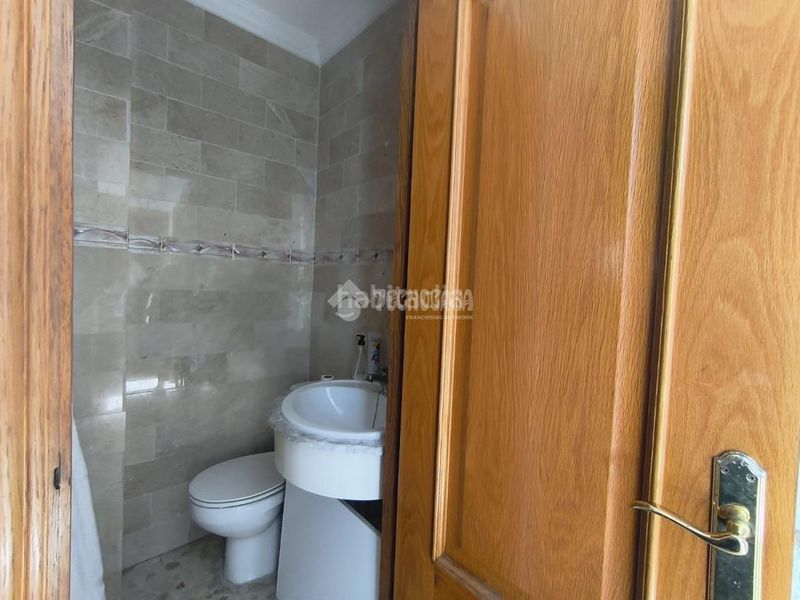 Foto ac7fd796-4fdd-4be0-802a-9ac9495beda6. Casa aparellada a Barbate Barbate