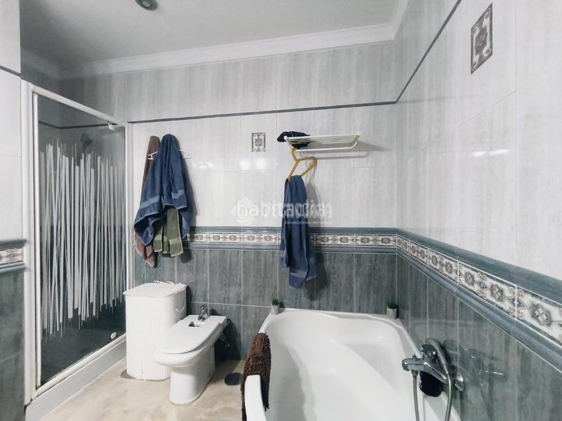 Foto fd52415b-b7c0-47b9-9a73-b135c0060b58. Casa aparellada a Barbate Barbate