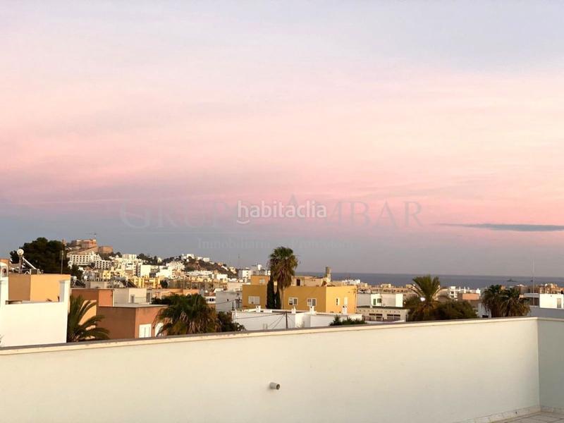 Foto b5ab92a8-f6b0-486e-a6ef-0c2cf3adda36. Àtic amb calefacció a S´Eixample-Can Misses Ibiza