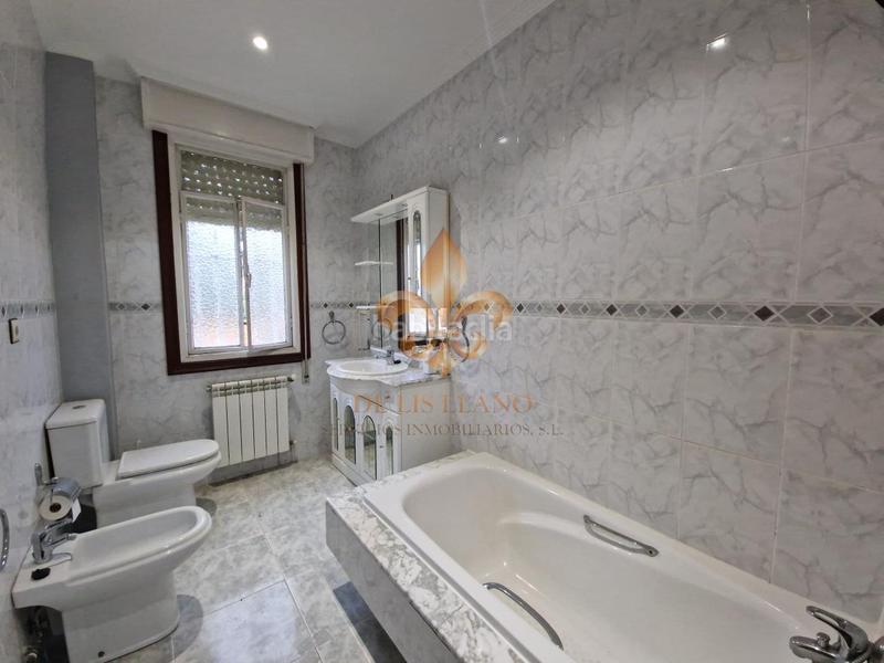 Foto b1350a1a-5541-45f4-9b55-3d781e057031. Casa en Sardoma - Castrelos Vigo