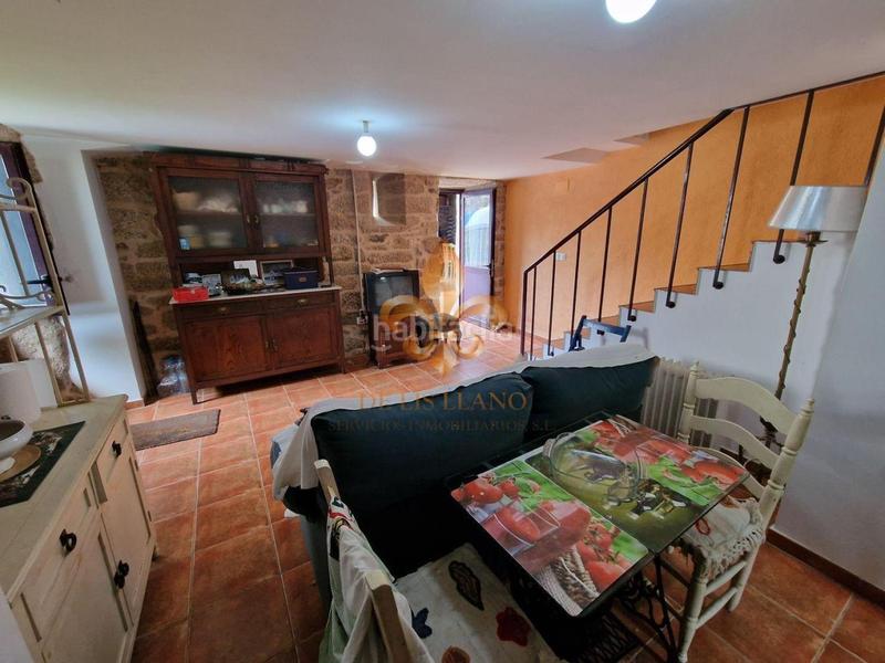 Foto 7351100e-cd66-460e-afbc-56b297043563. Casa adossada a Maside