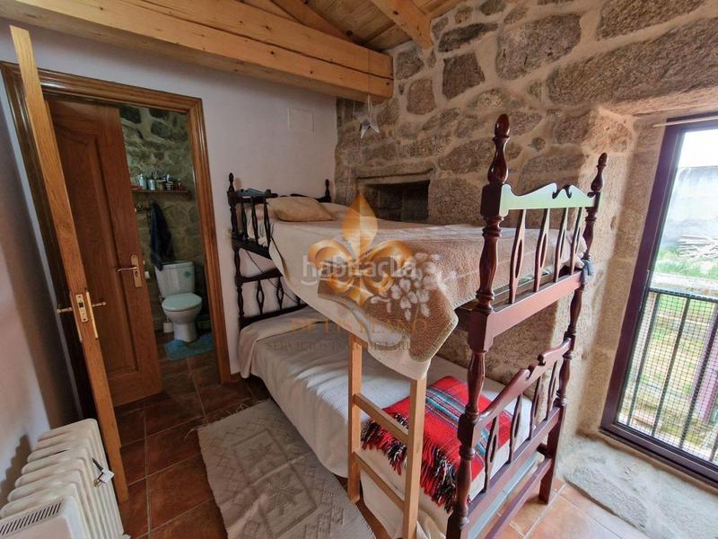 Foto 86832adb-7dc7-4d82-80bb-14e182844e66. Casa adossada a Maside