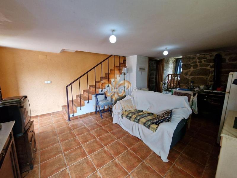 Foto eb8da0cc-db9e-4739-a693-ae27b679c87a. Casa adossada a Maside