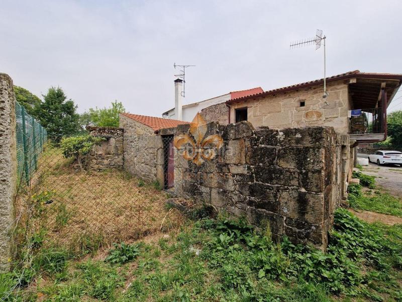 Foto ef610c10-8c1b-4d4f-bfde-227ce04961ba. Casa adossada a Maside