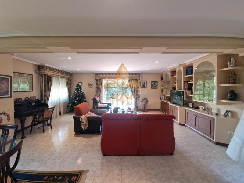 Foto bd8c01b2-9e04-4c2f-a279-fe70da102bf1. Maison avec chauffage parking piscine dans Camos Nigrán