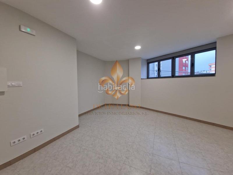 Foto aa405aba-78ba-46c6-b11f-359663bc4850. Alquiler local comercial en As Travesas - Balaidos Vigo