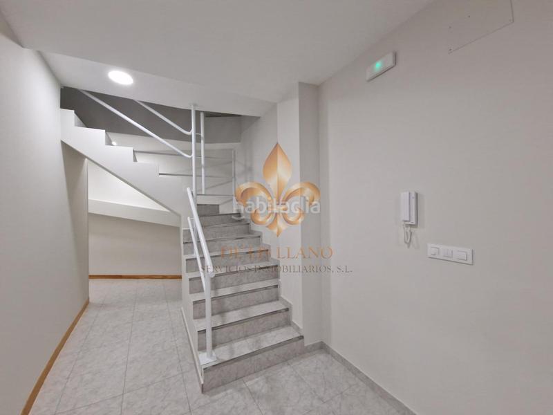 Foto 256080ca-0954-40bd-a64c-21eada224886. Location local commercial dans As Travesas - Balaidos Vigo